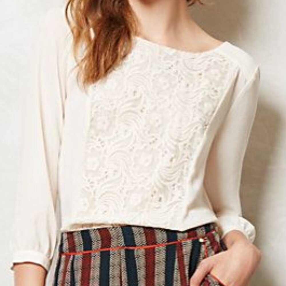 ANTHROPOLOGIE Lace Folio Blouse Ivory Top by Maeve (has a flaw)